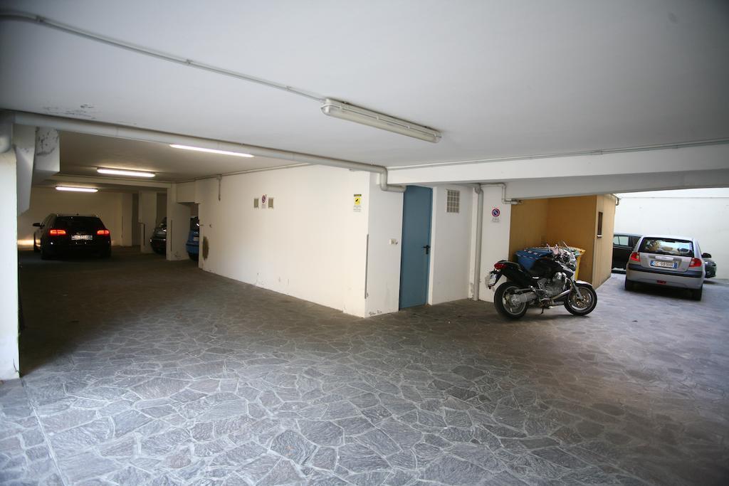 Residence Queen Римини Екстериор снимка