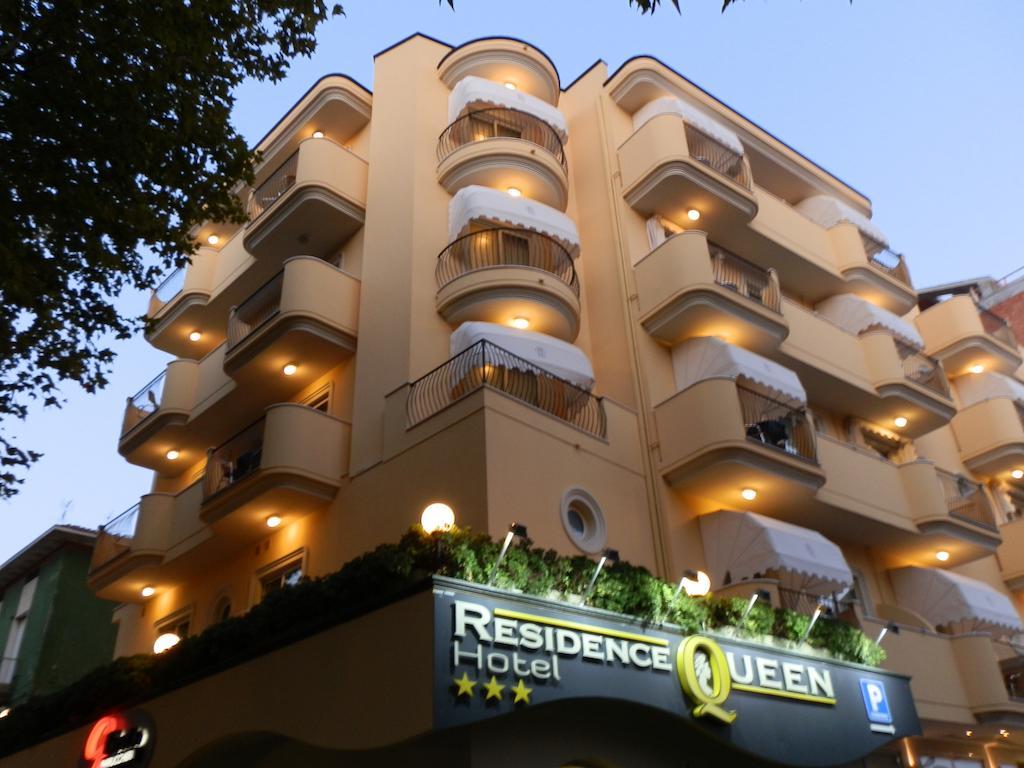 Residence Queen Римини Екстериор снимка