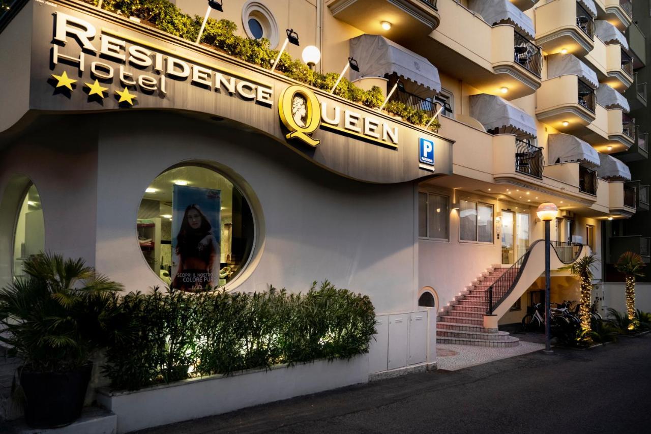 Residence Queen Римини Екстериор снимка
